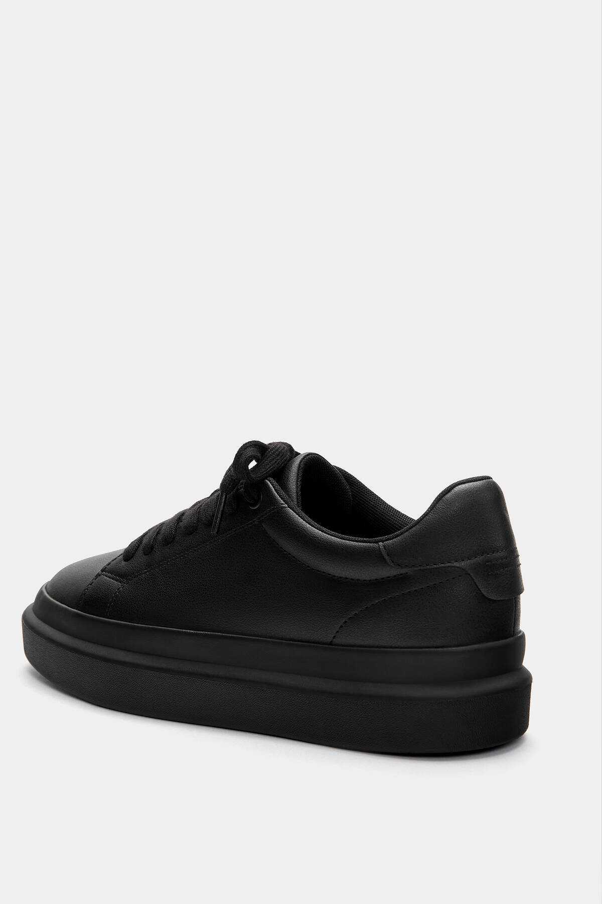 کفش کتانی با کف ضخیم