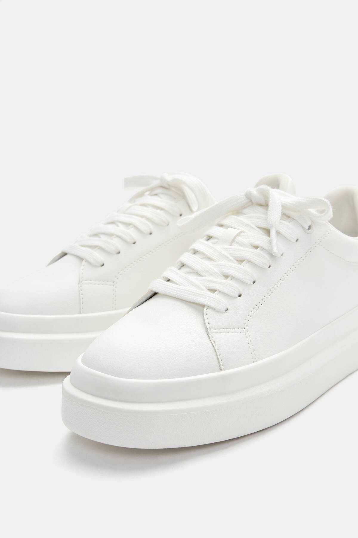 کفش کتانی با کف ضخیم