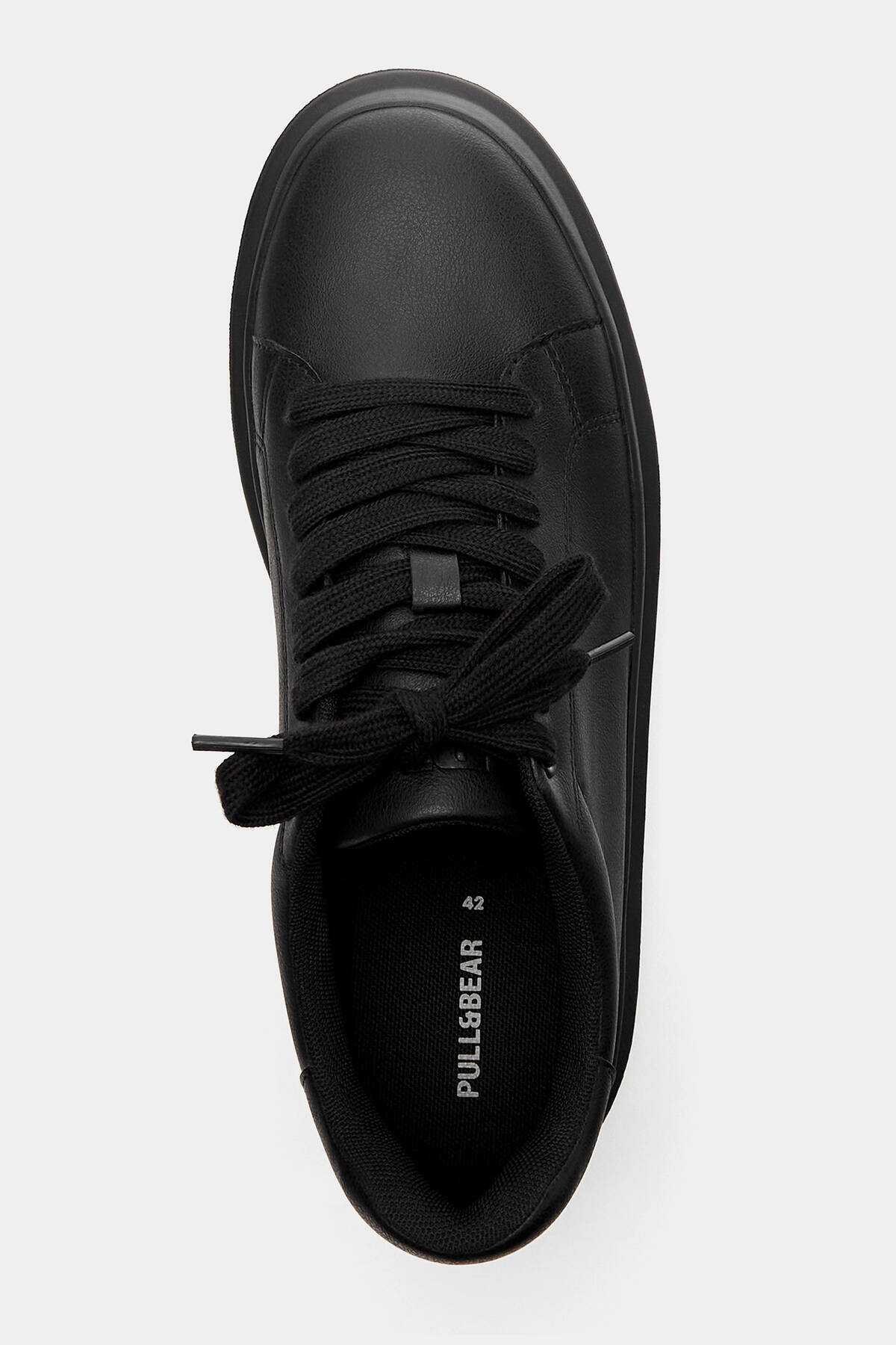 کفش کتانی با کف ضخیم