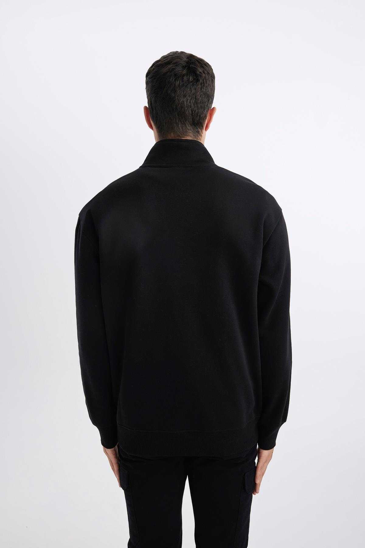 سویشرت یقه ای با تناسب راحتی