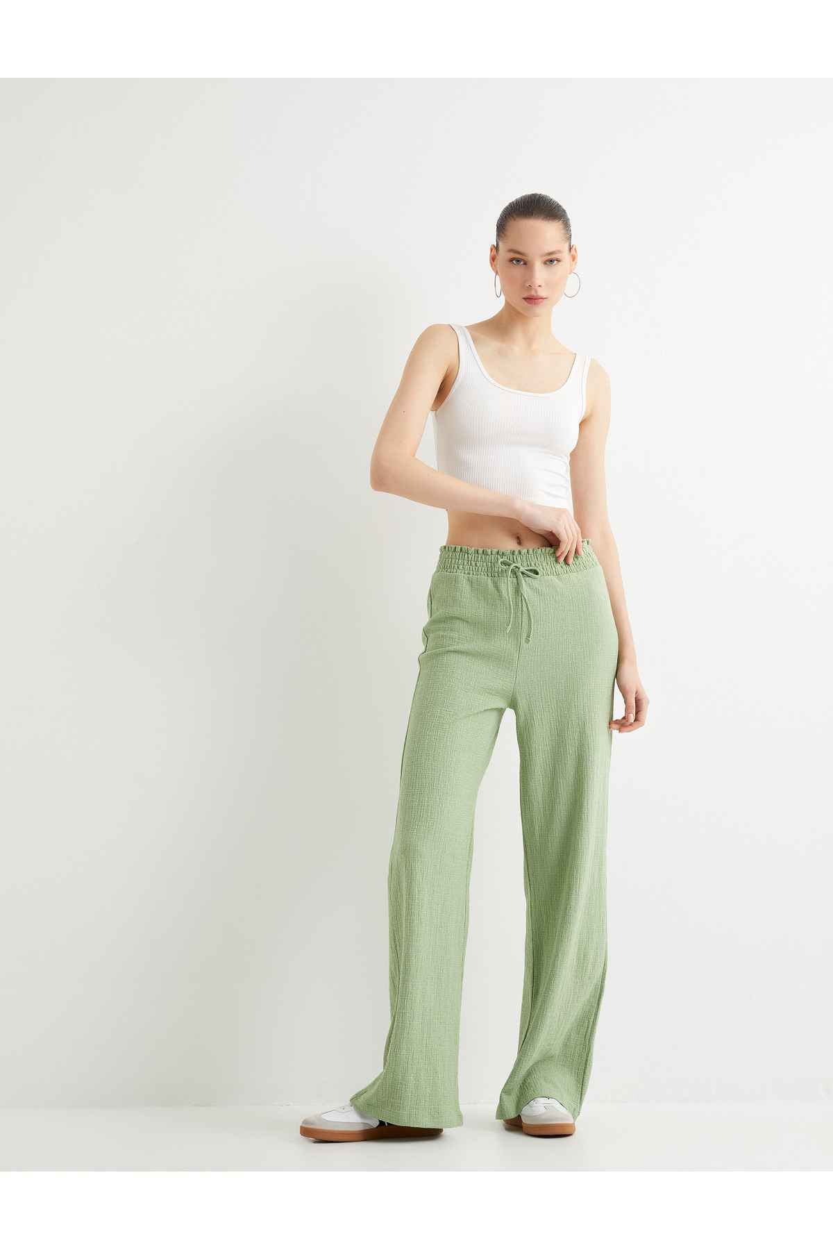 شلوار گشاد کمر کش کش راحت مناسب با بافت نخی