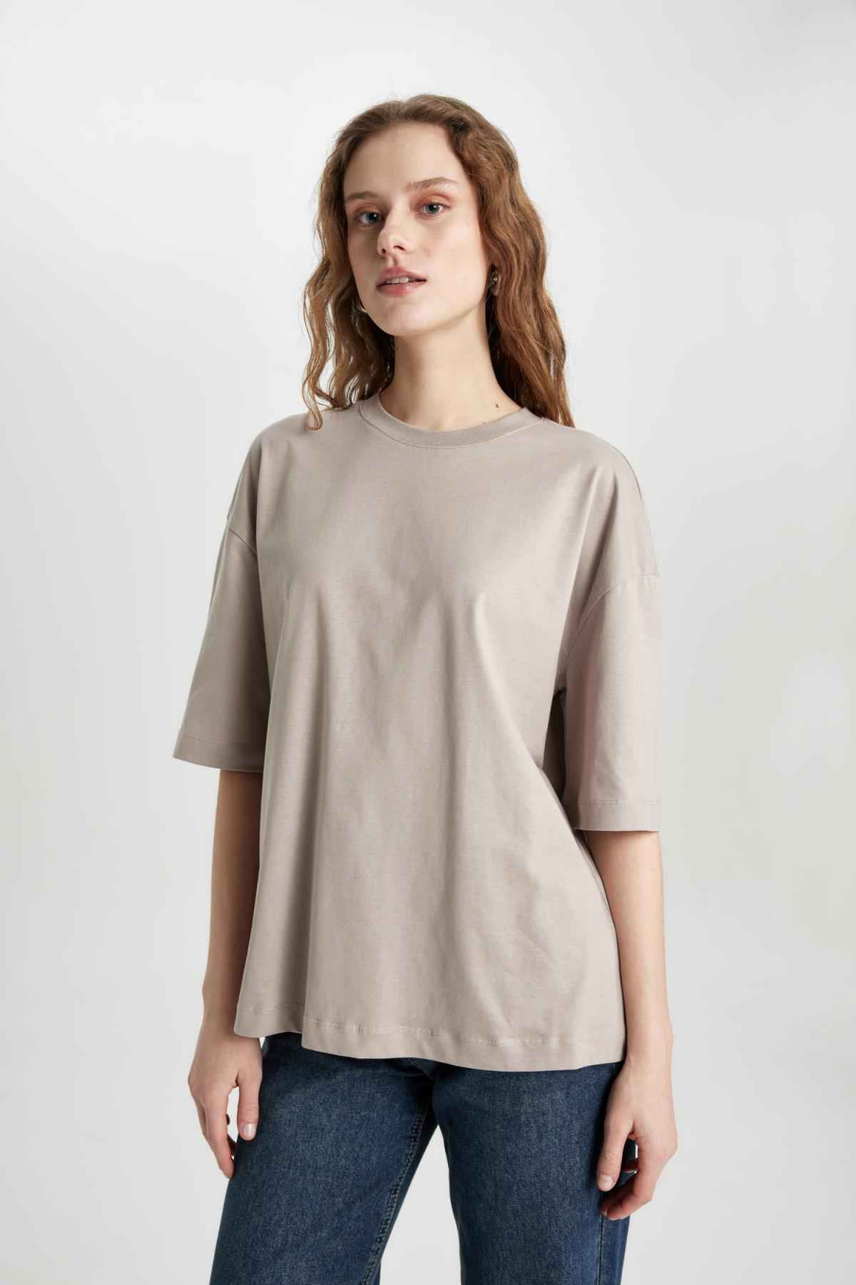 تیشرت آستین کوتاه با یقه فیت سایز بزرگ