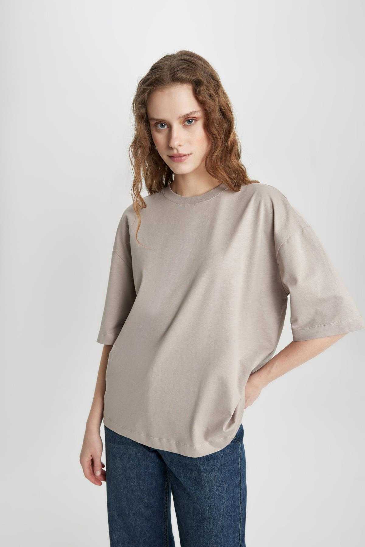 تیشرت آستین کوتاه با یقه فیت سایز بزرگ