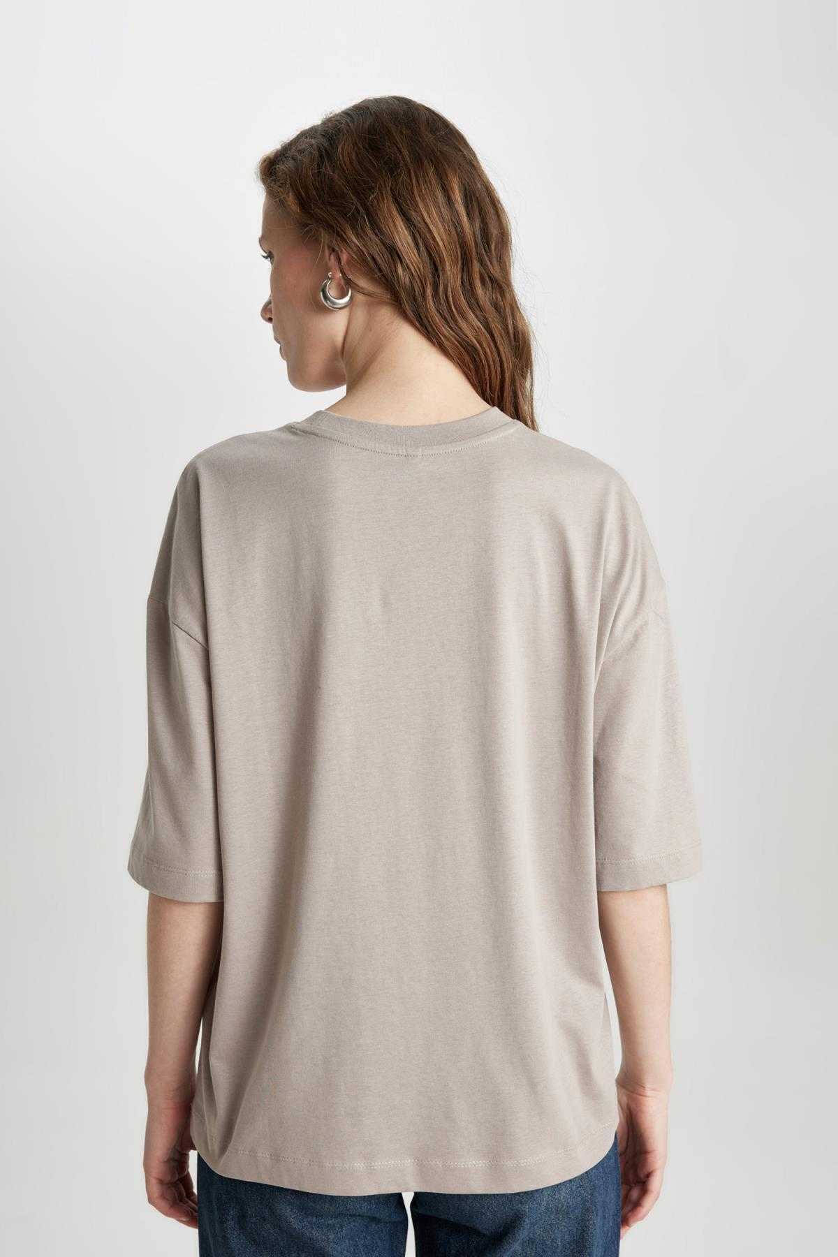 تیشرت آستین کوتاه با یقه فیت سایز بزرگ