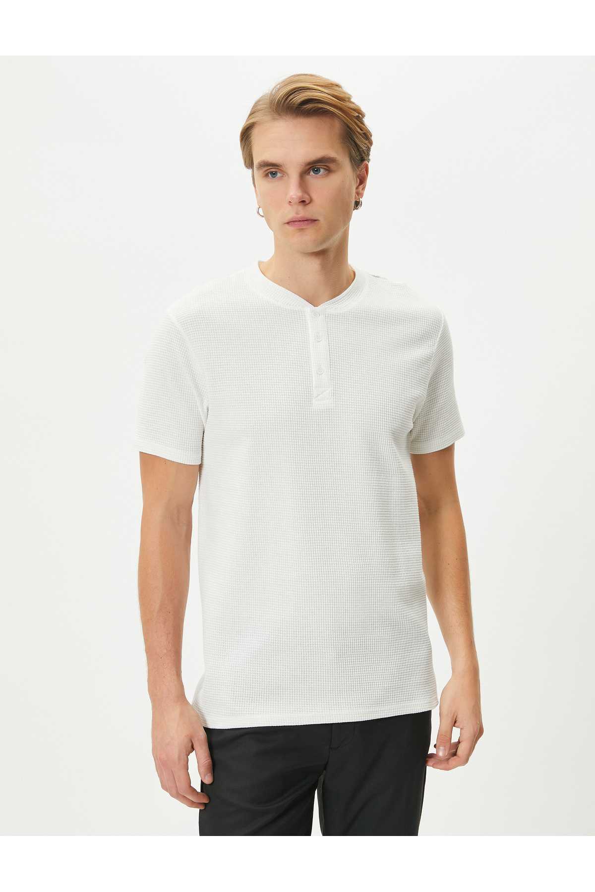 تیشرت پایه یقه گرد-آستین کوتاه نخی بافت دار