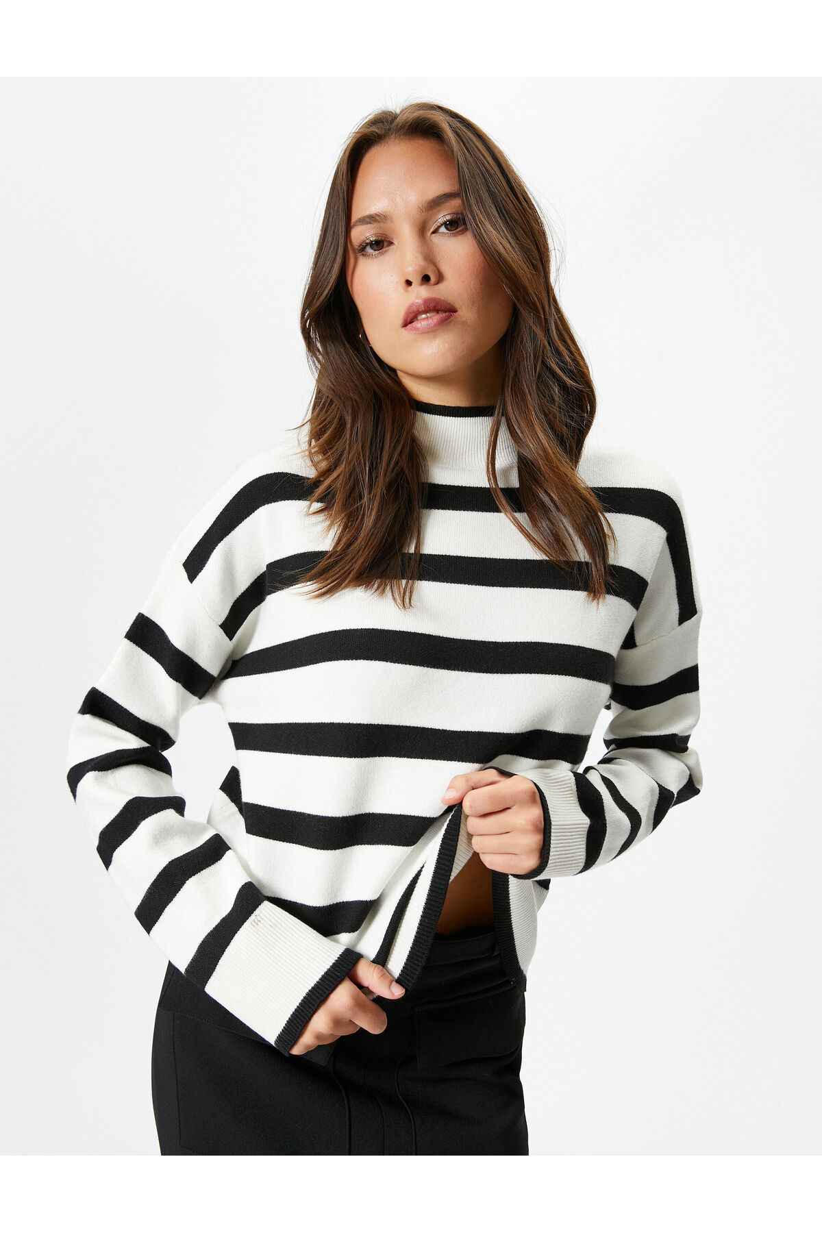 ژاکت بافتنی بزرگ نیم یقه