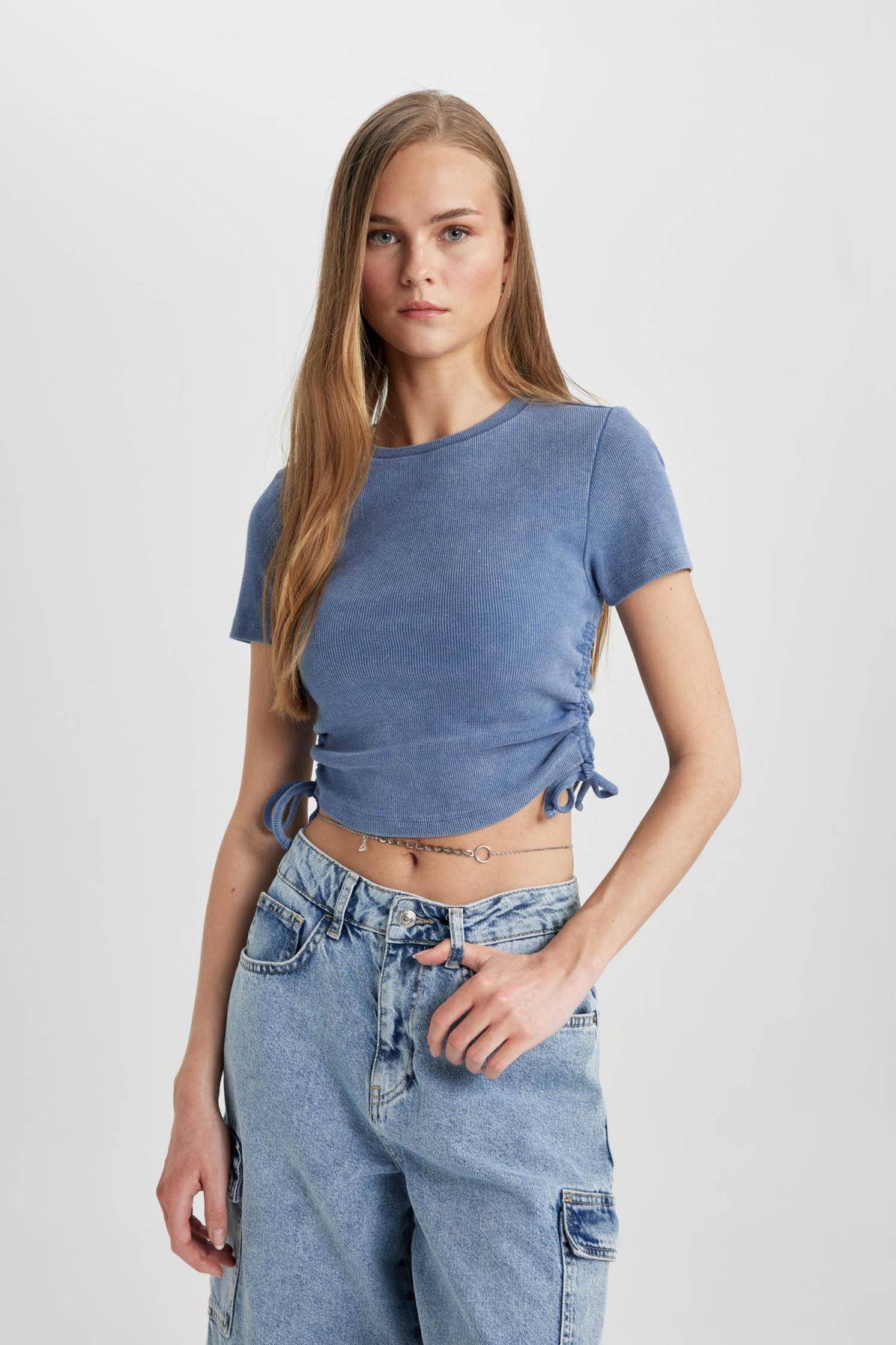 تیشرت آستین کوتاه یقه خدمه