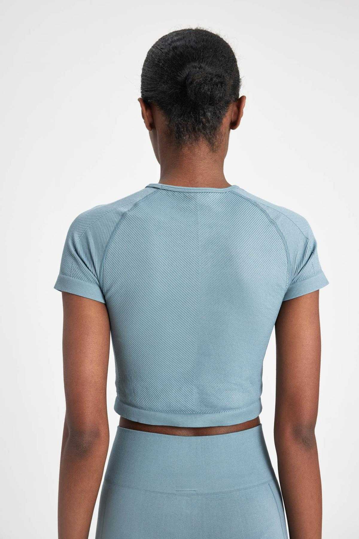 تیشرت آستین کوتاه اسپرت یقه کروپ تاپ DeFactoFit