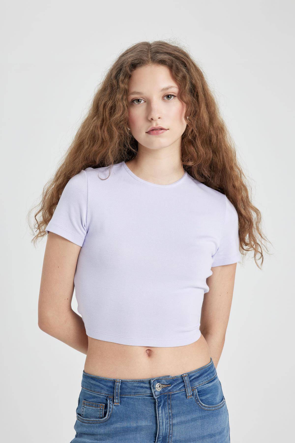 تیشرت آستین کوتاه یقه خدمه