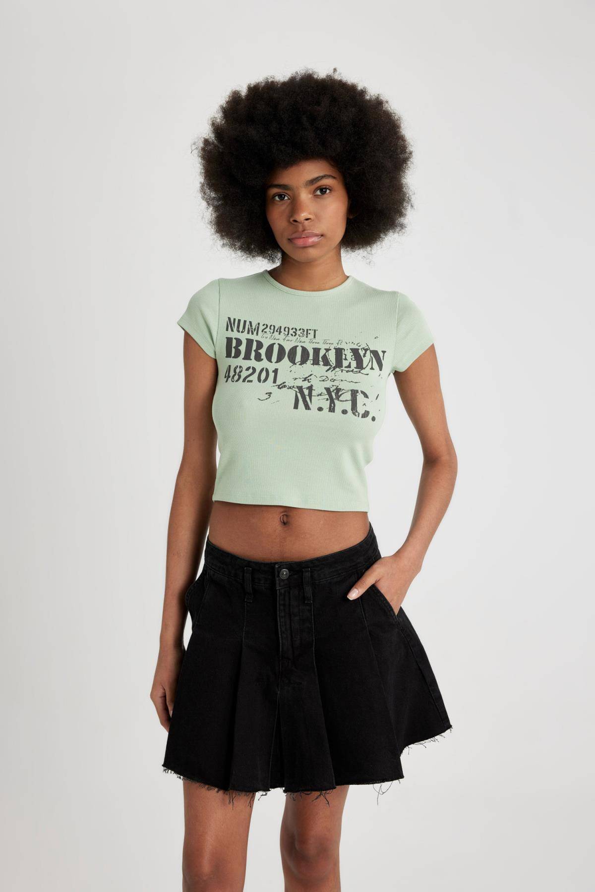 تیشرت آستین کوتاه چاپ شده با یقه خدمه