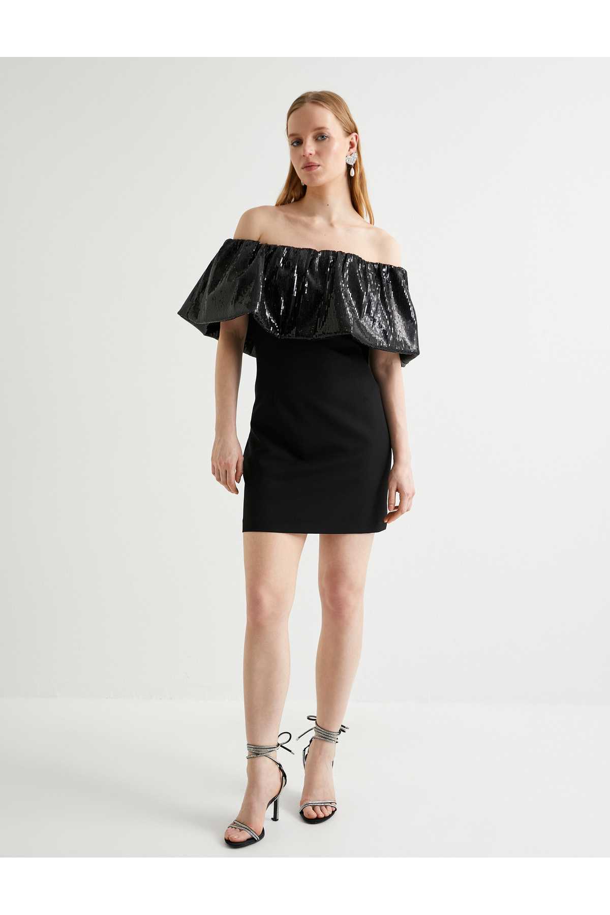 لباس شب پولک دار با قد کوتاه و باریک