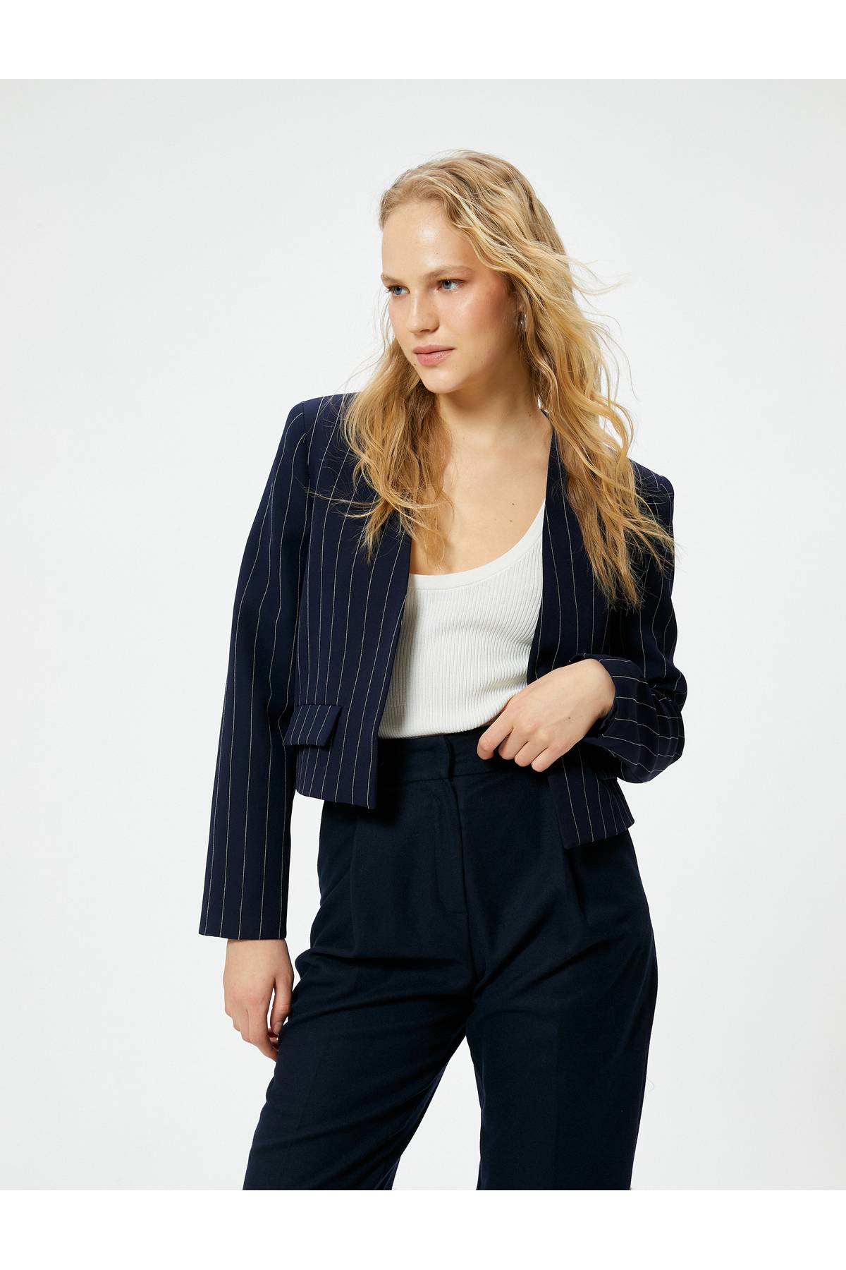 ژاکت بلیزر با جیب های فلپ برش استاندارد