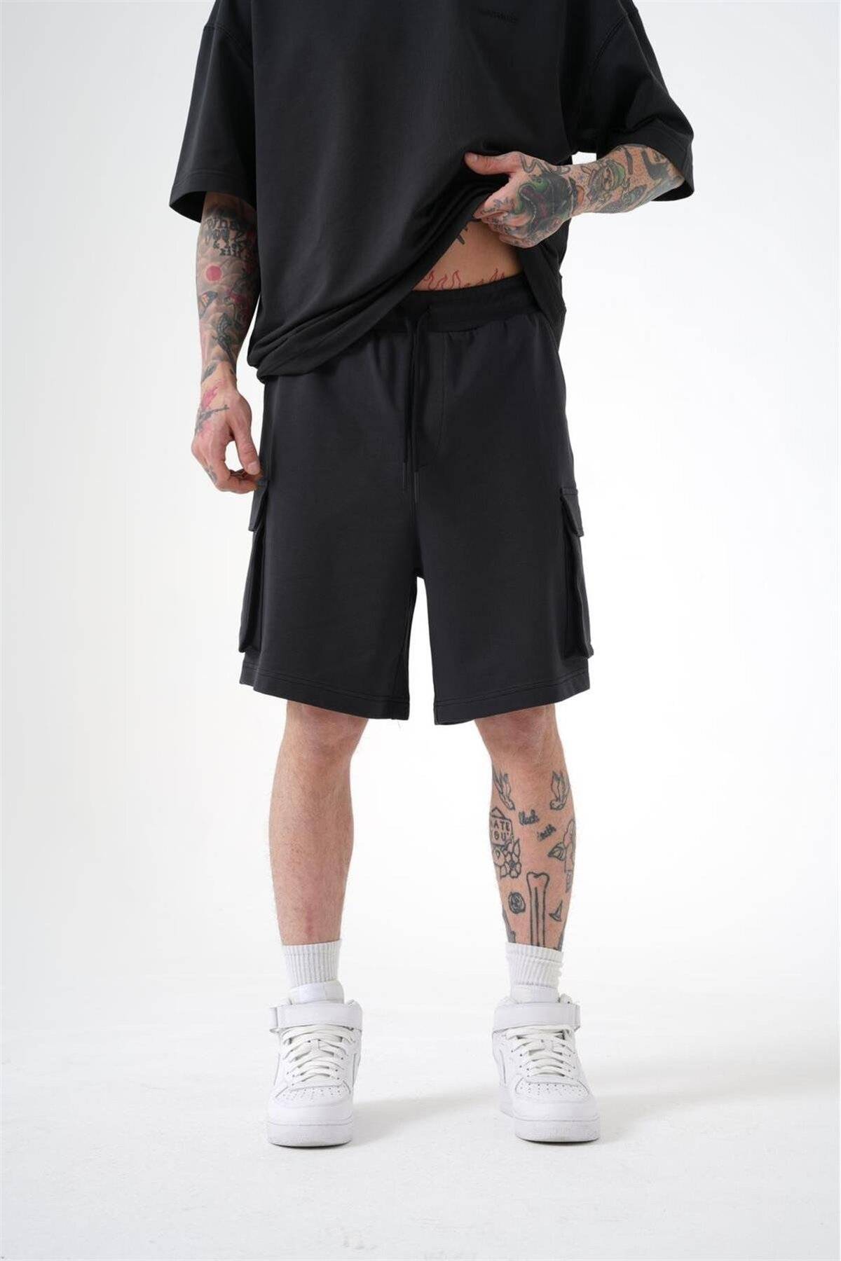 شورت کرمی مردانه با جیب باری