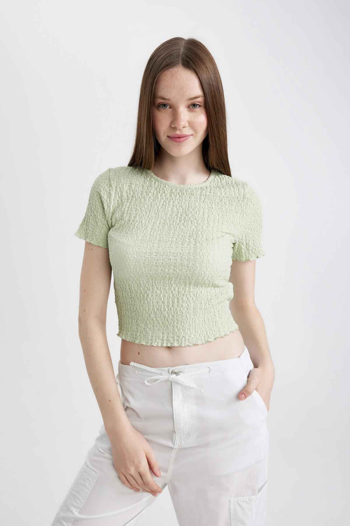 تیشرت آستین کوتاه یقه خدمه