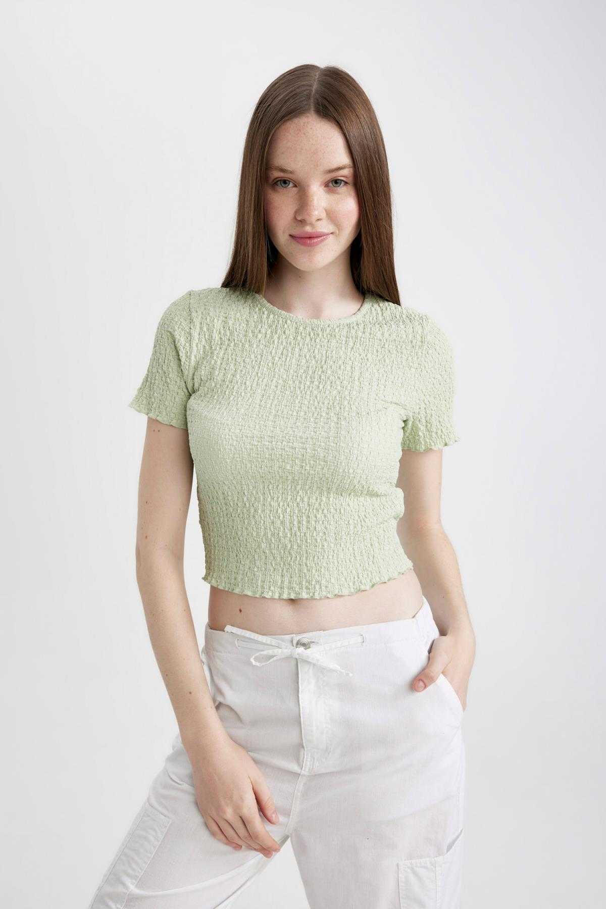 تیشرت آستین کوتاه یقه خدمه