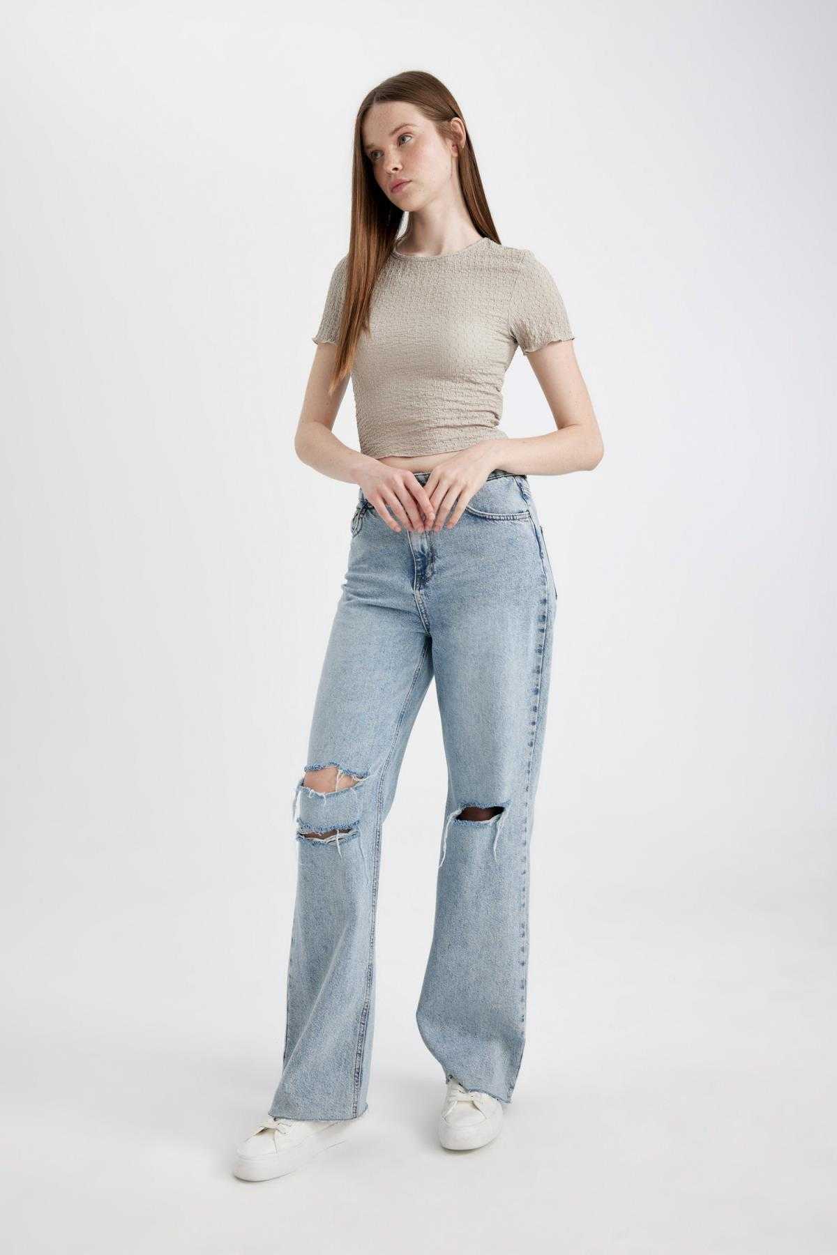 تیشرت آستین کوتاه یقه خدمه