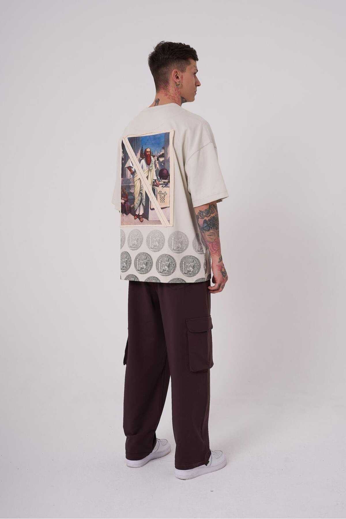 تیشرت مردانه اکرو سایز پریمیوم پیثاغورس چاپ شده