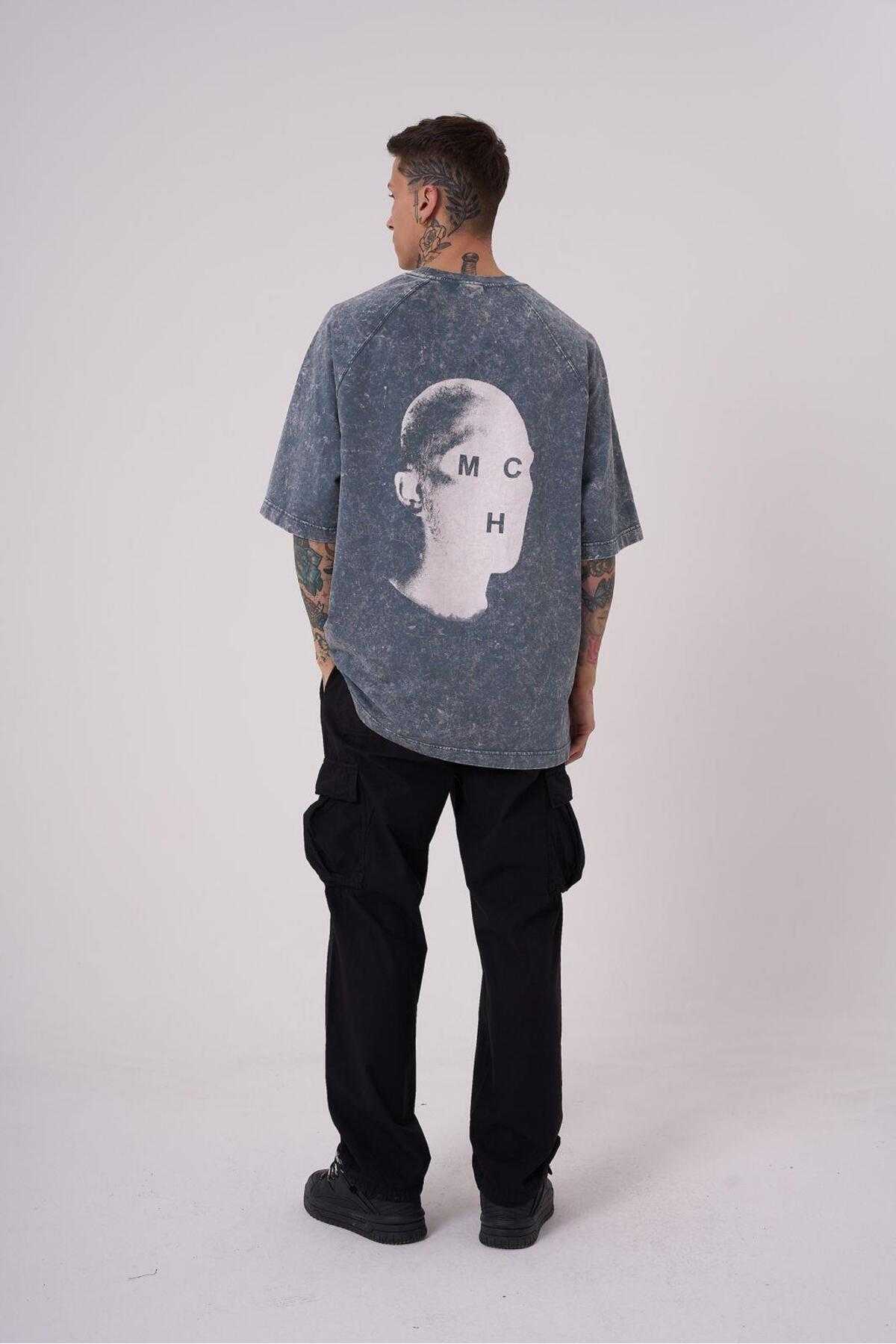 تیشرت مردانه بی اورجینال با چاپ شسته بزرگ سایز خالدار