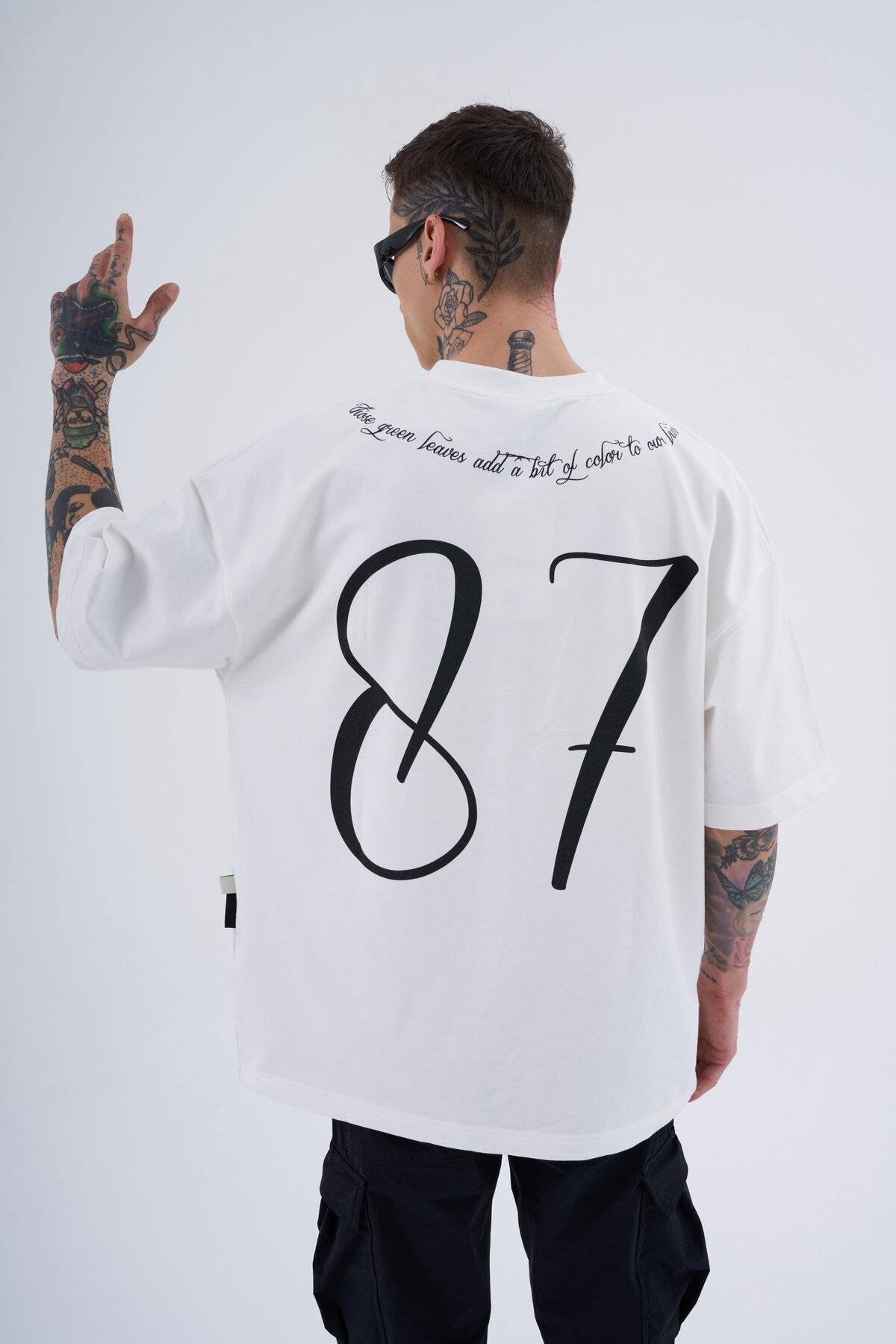 تیشرت مردانه بنفش با چاپ گیاهی