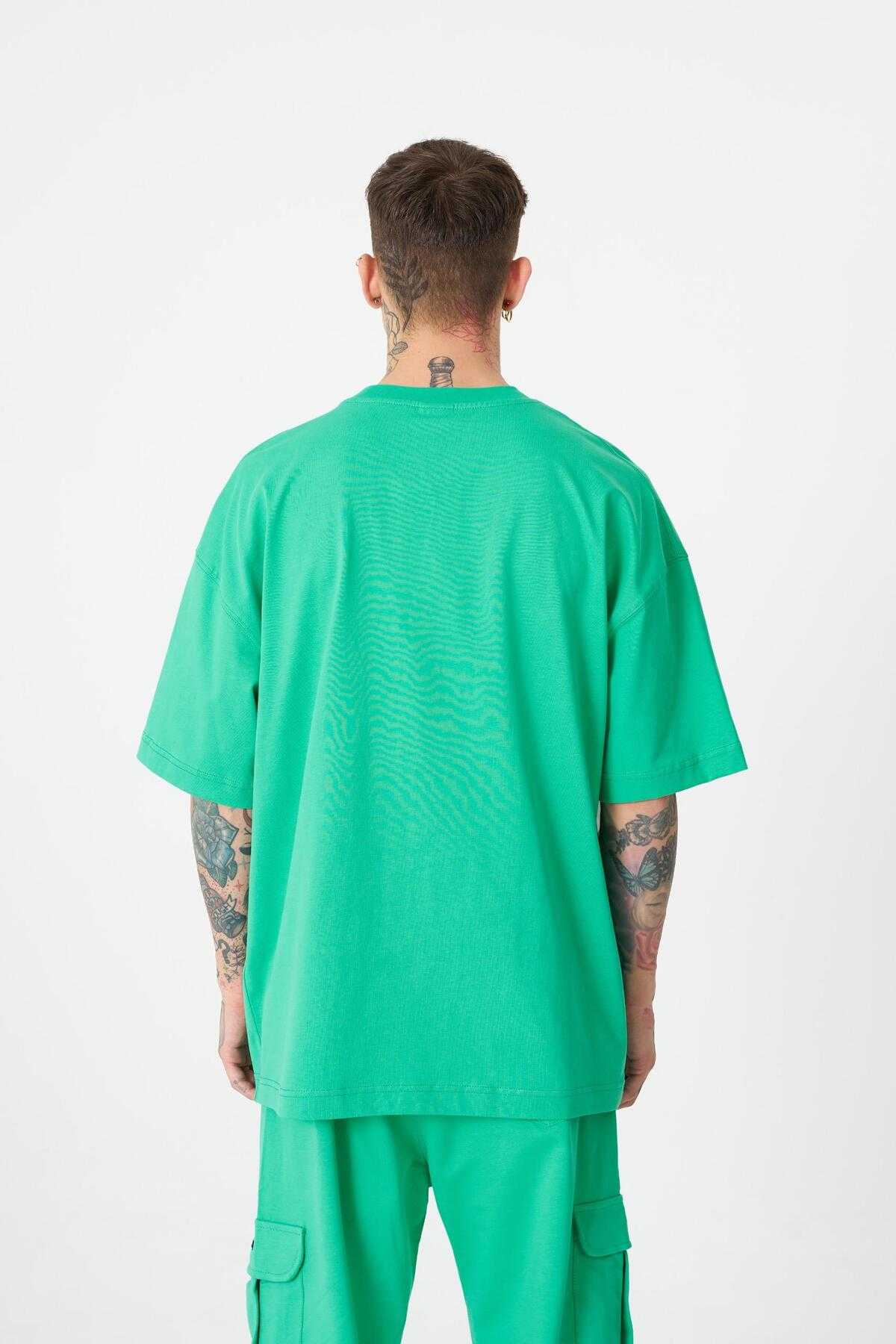 تیشرت مردانه به رنگ سبز روشن با چاپ سیلوستر