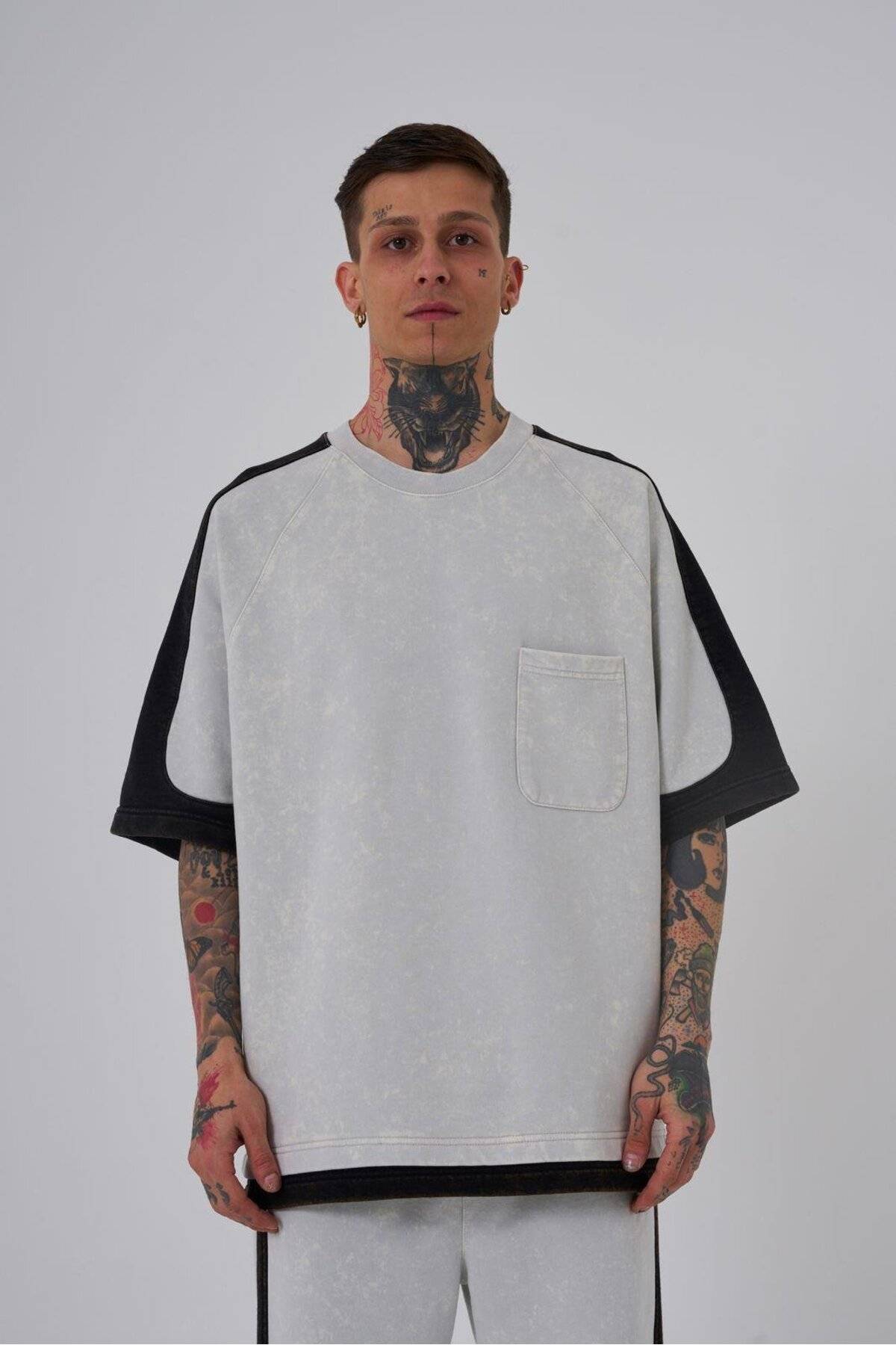 تیشرت مردانه خالدار خاکستری با کنتراست شسته شده