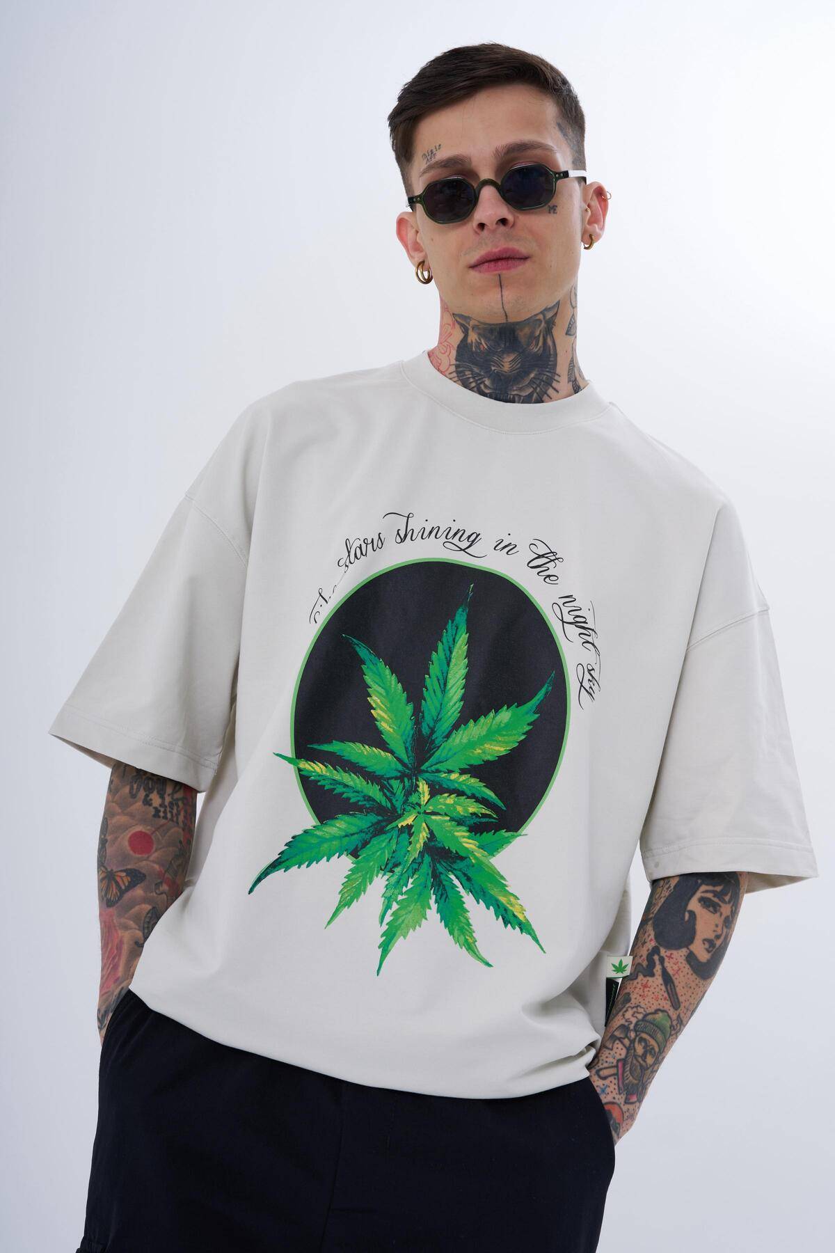 تیشرت مردانه بنفش با چاپ گیاهی