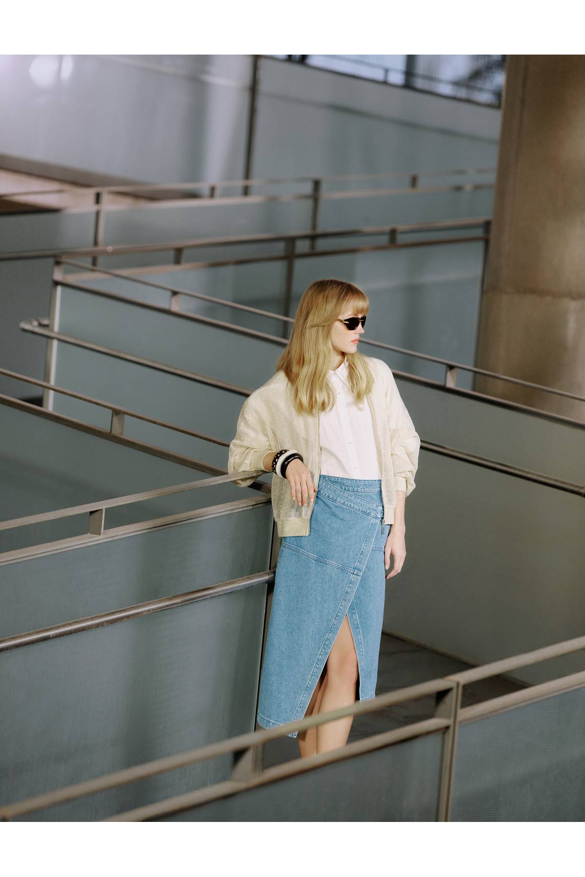 پیراهن آستین بلند با جزئیات پنجره در پشت