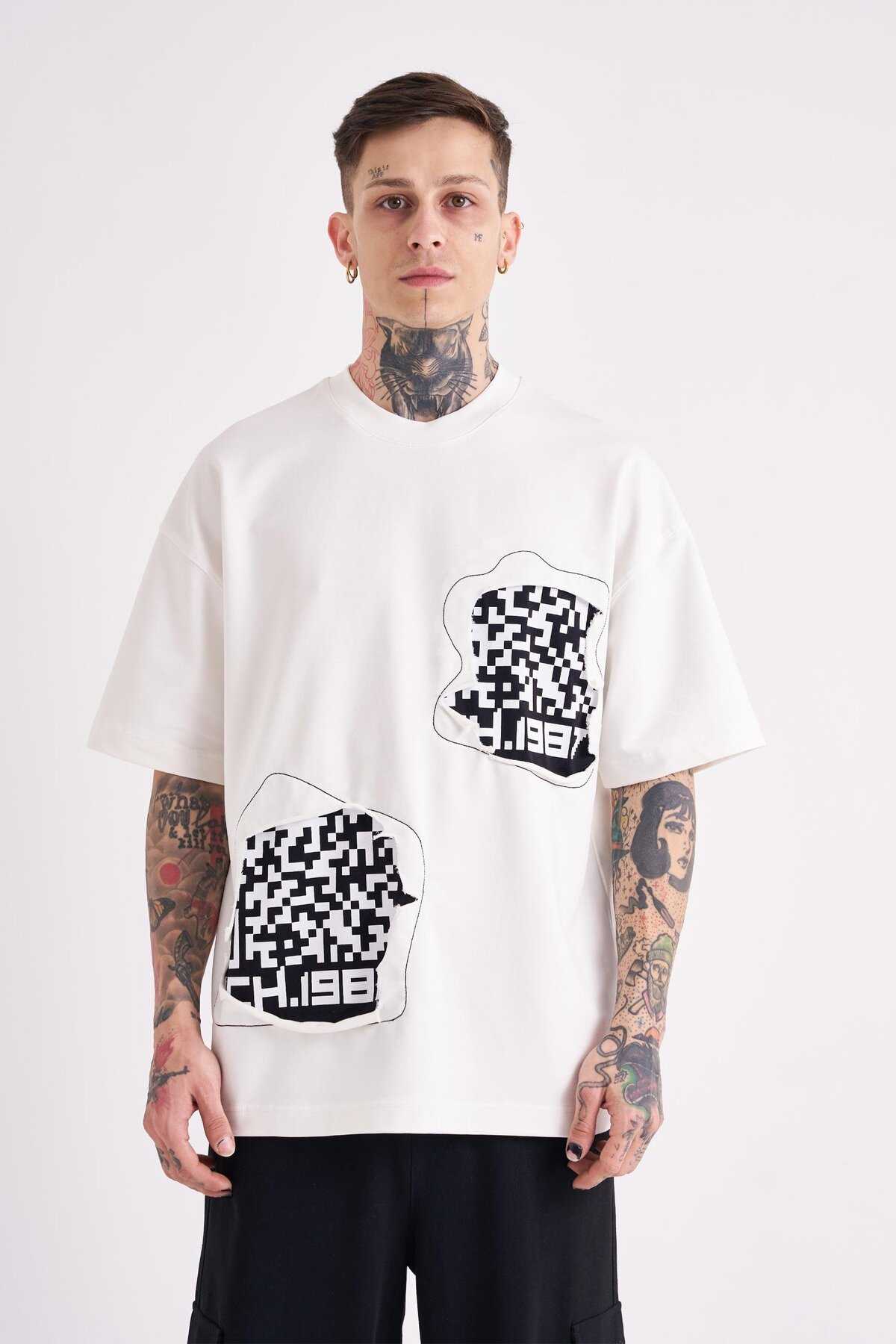 تیشرت مردانه Dama Patch Oversize Ecru