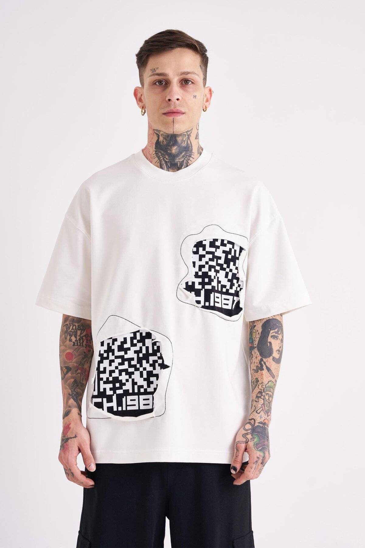 تیشرت مردانه Dama Patch Oversize Ecru