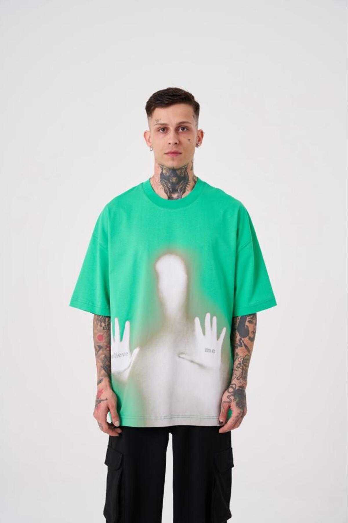 تیشرت مردانه به رنگ سبز روشن چاپ شده به نام Believe Me
