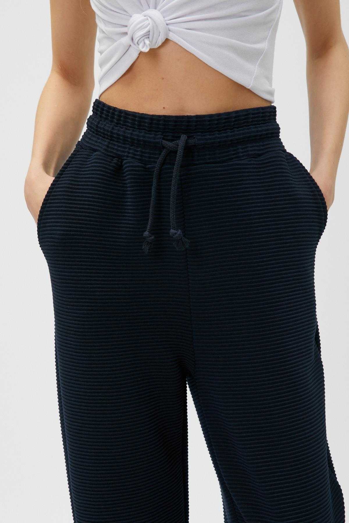 شلوار گرمکن کمری با جیب ببندید