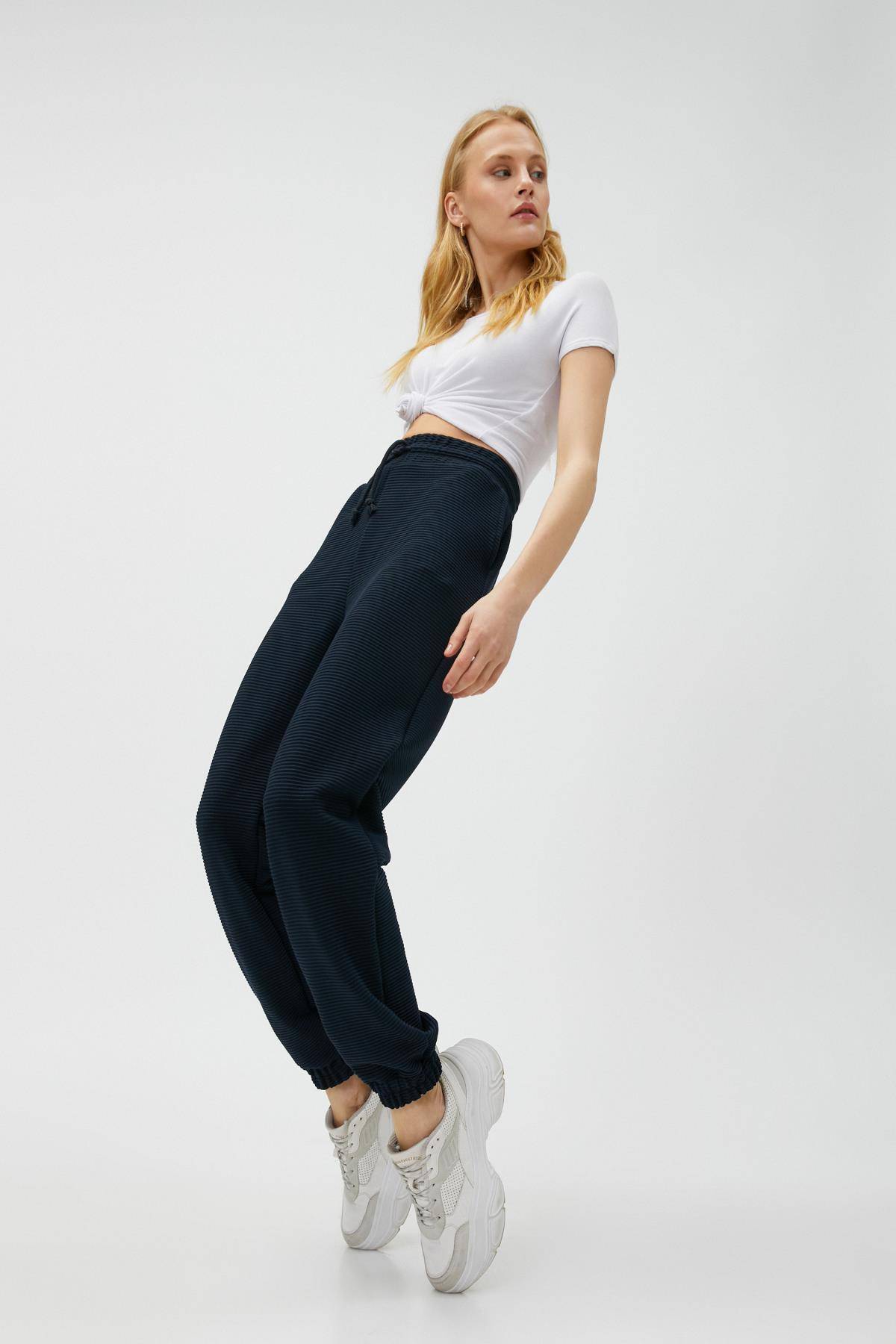 شلوار گرمکن کمری با جیب ببندید