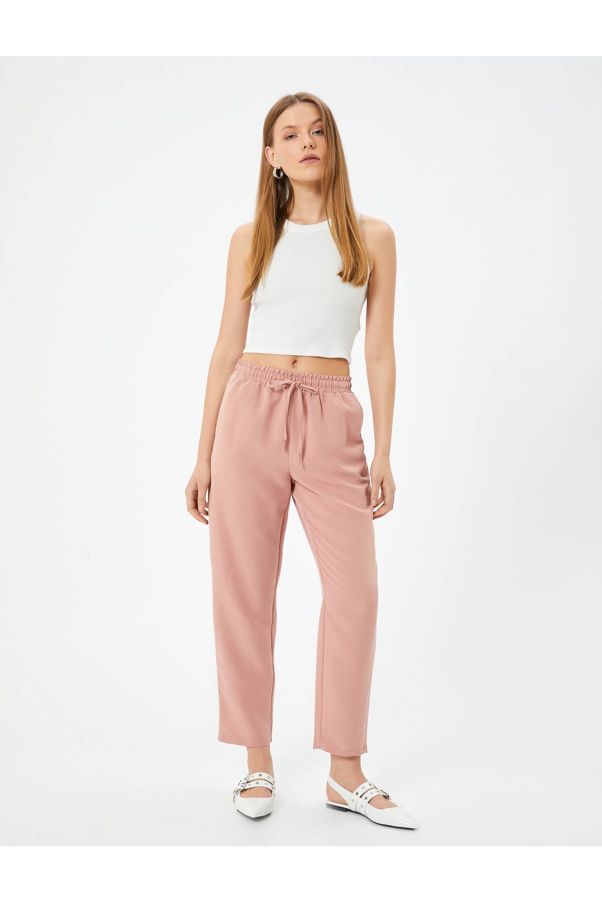 شلوار هویجی با ترکیب مدال توری کمر