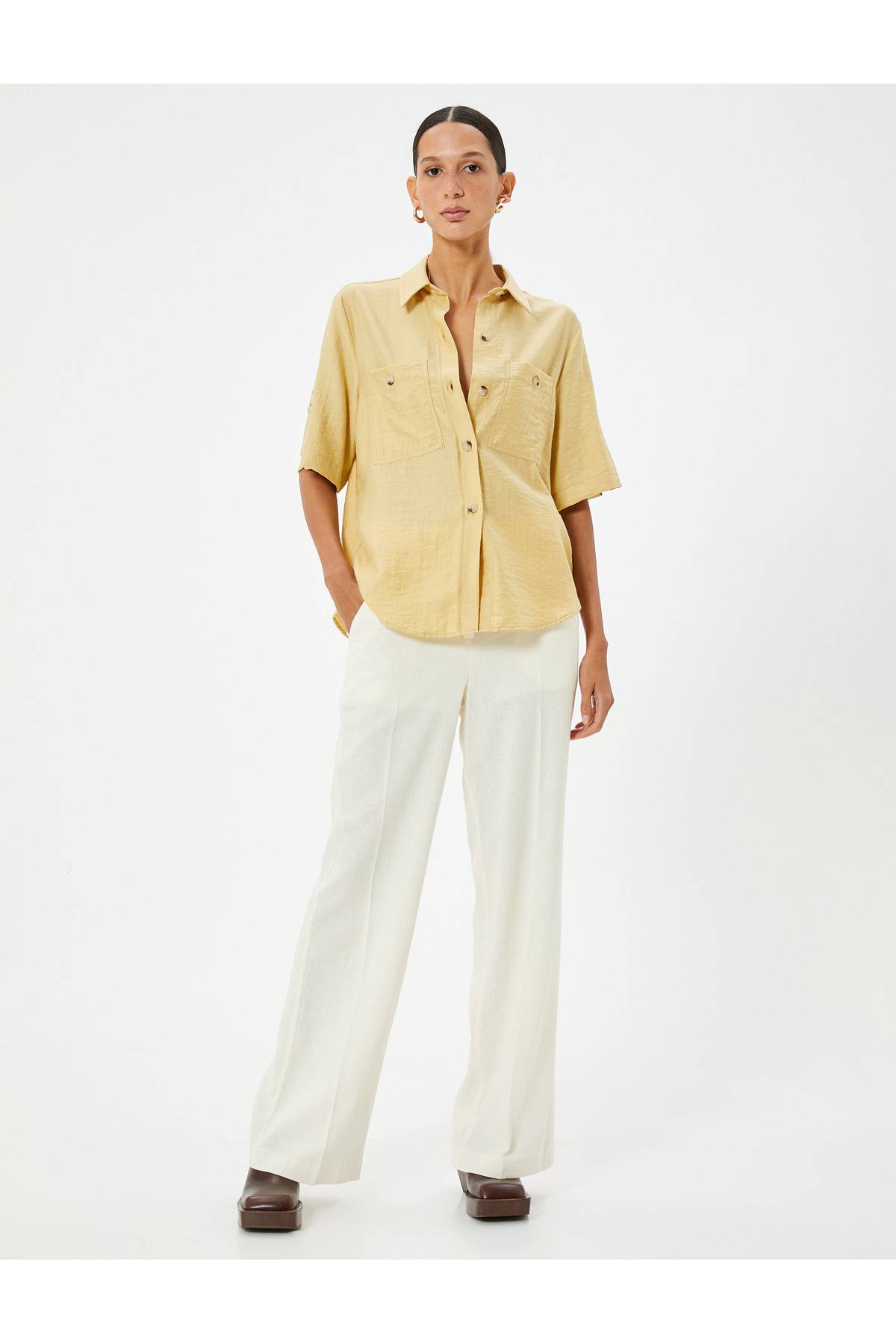 شلوار کتانی گشاد جیب با خط کوتاه