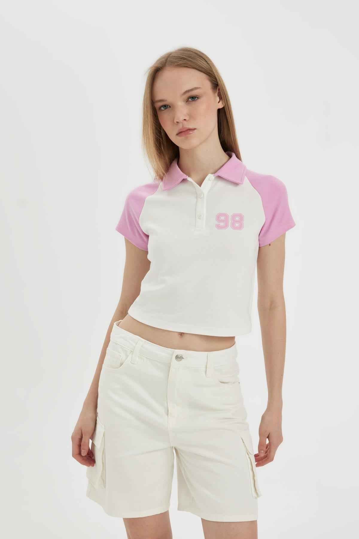 تیشرت آستین کوتاه طرح دار با شعار