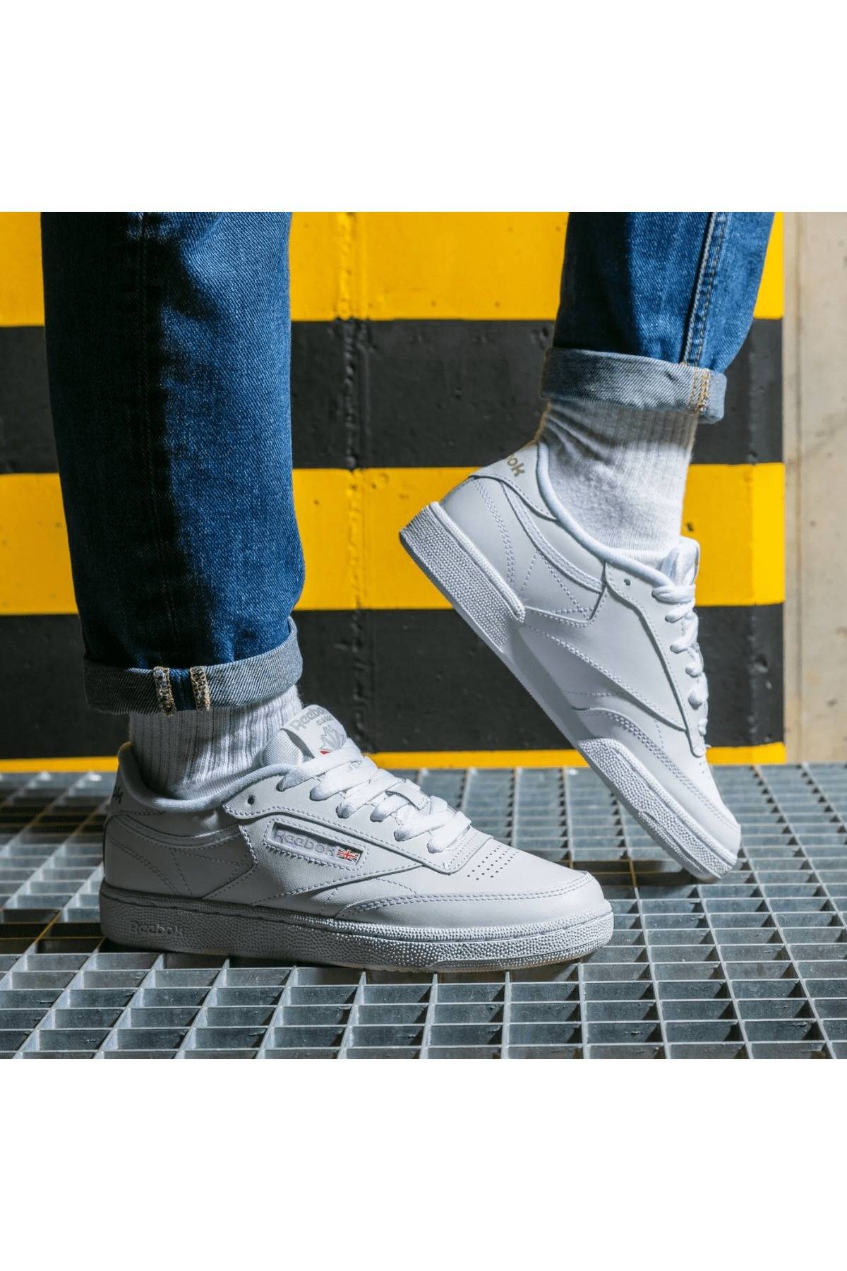 کفش کتانی سفید زنانه Club C 85