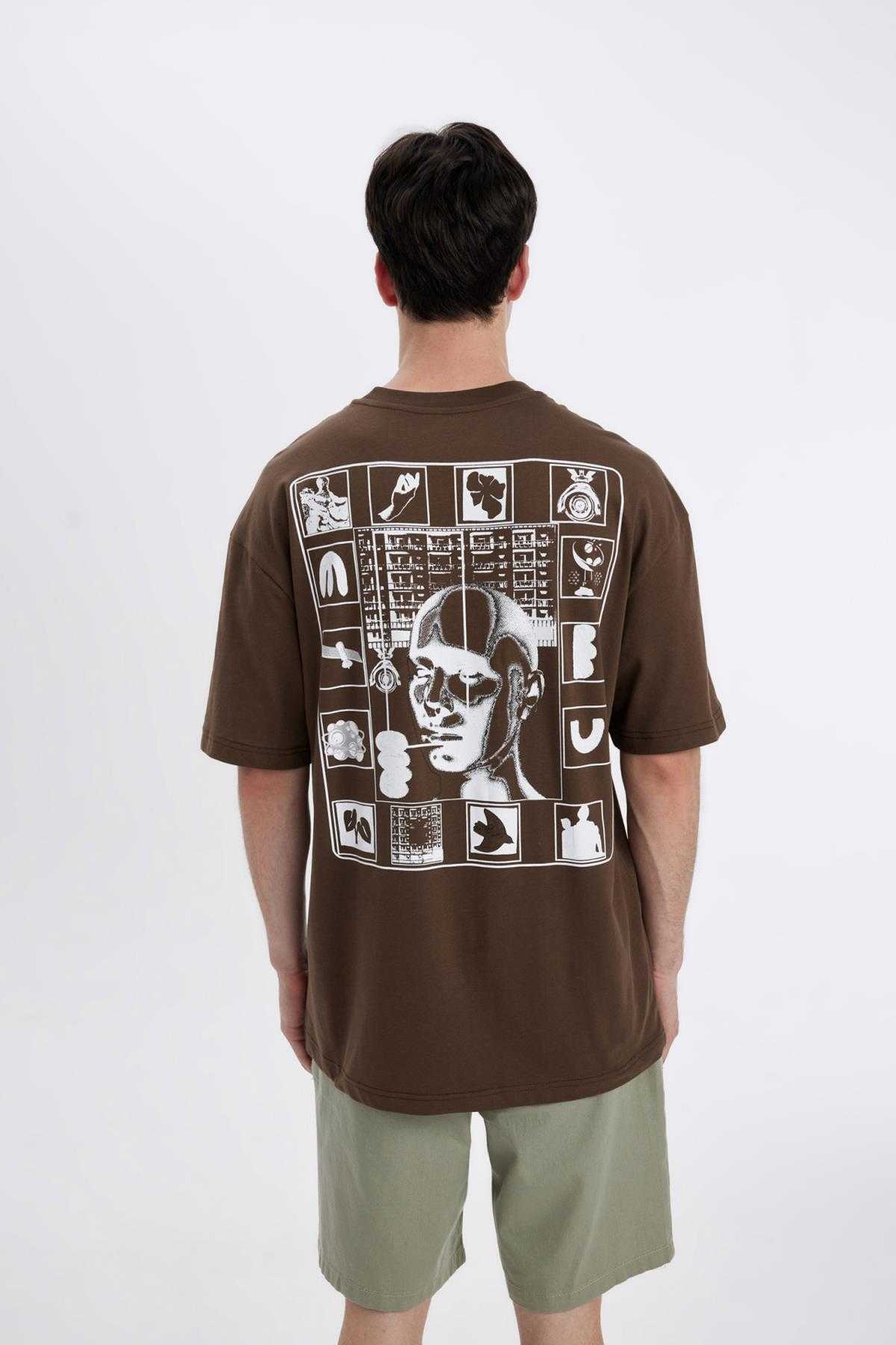 تیشرت آستین کوتاه چاپ شده یقه پشتی Comfort Fit