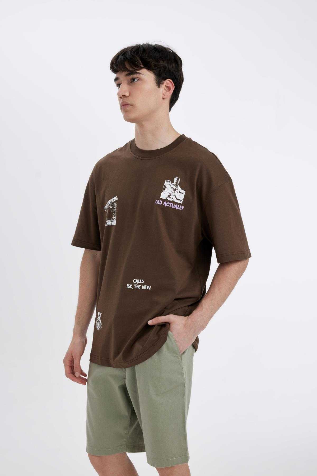 تیشرت آستین کوتاه چاپ شده یقه پشتی Comfort Fit