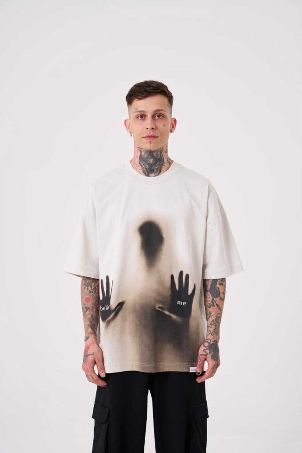 تیشرت مردانه به رنگ سبز روشن چاپ شده به نام Believe Me