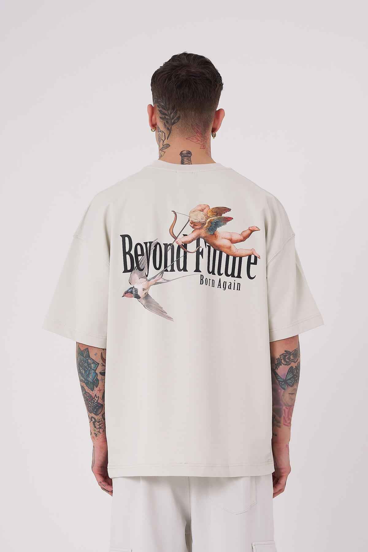 تیشرت مردانه خاکستری با چاپ فراتر از آینده