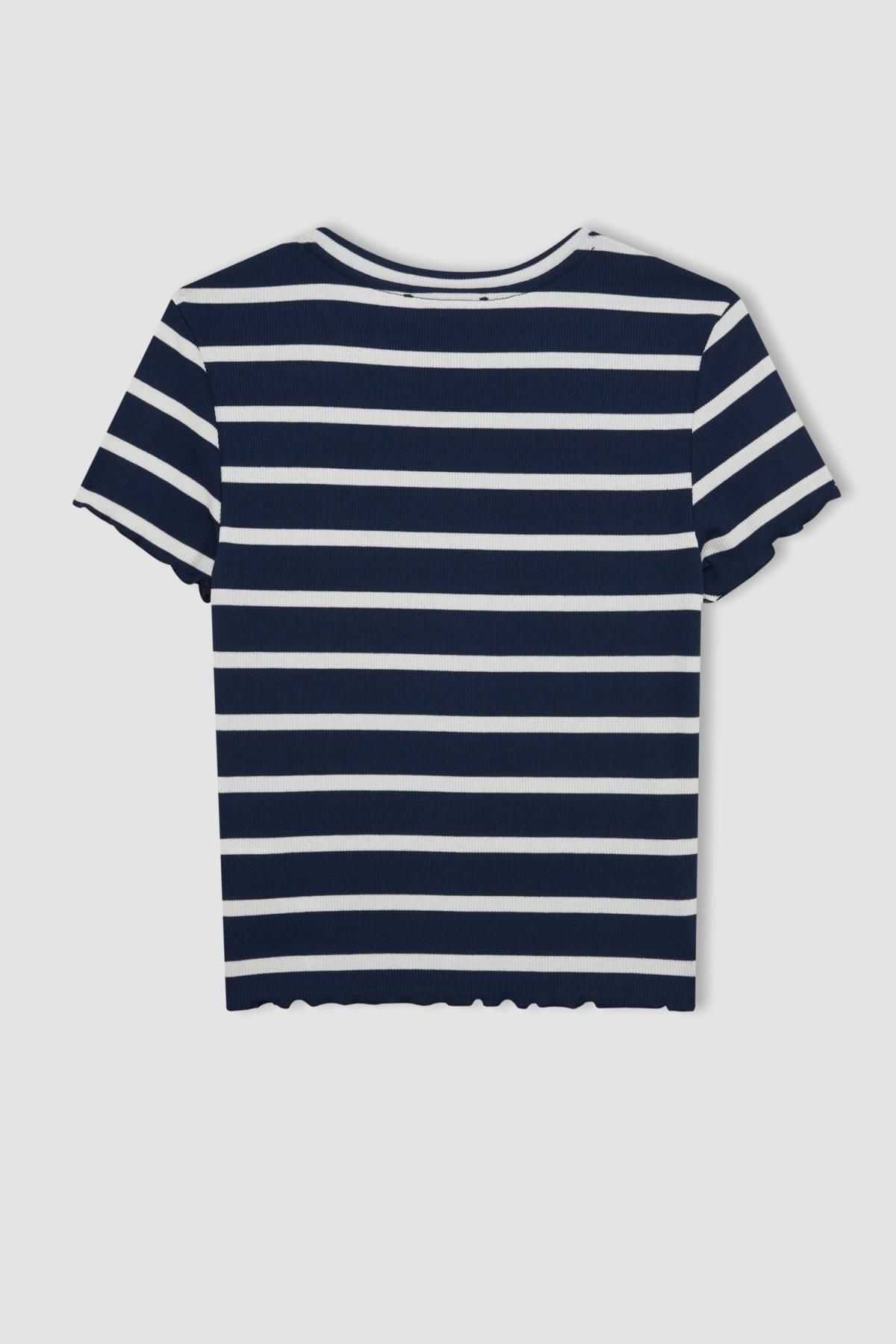 تیشرت آستین کوتاه راه راه یقه خدمه