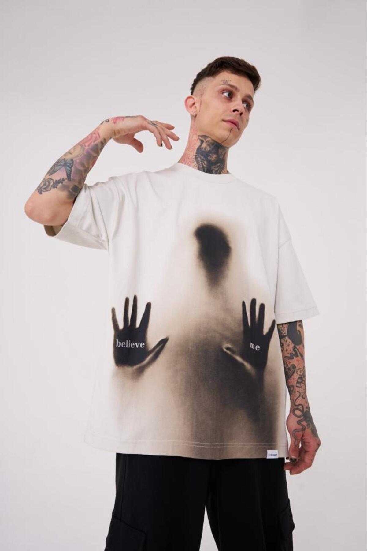 تیشرت مردانه به رنگ سبز روشن چاپ شده به نام Believe Me