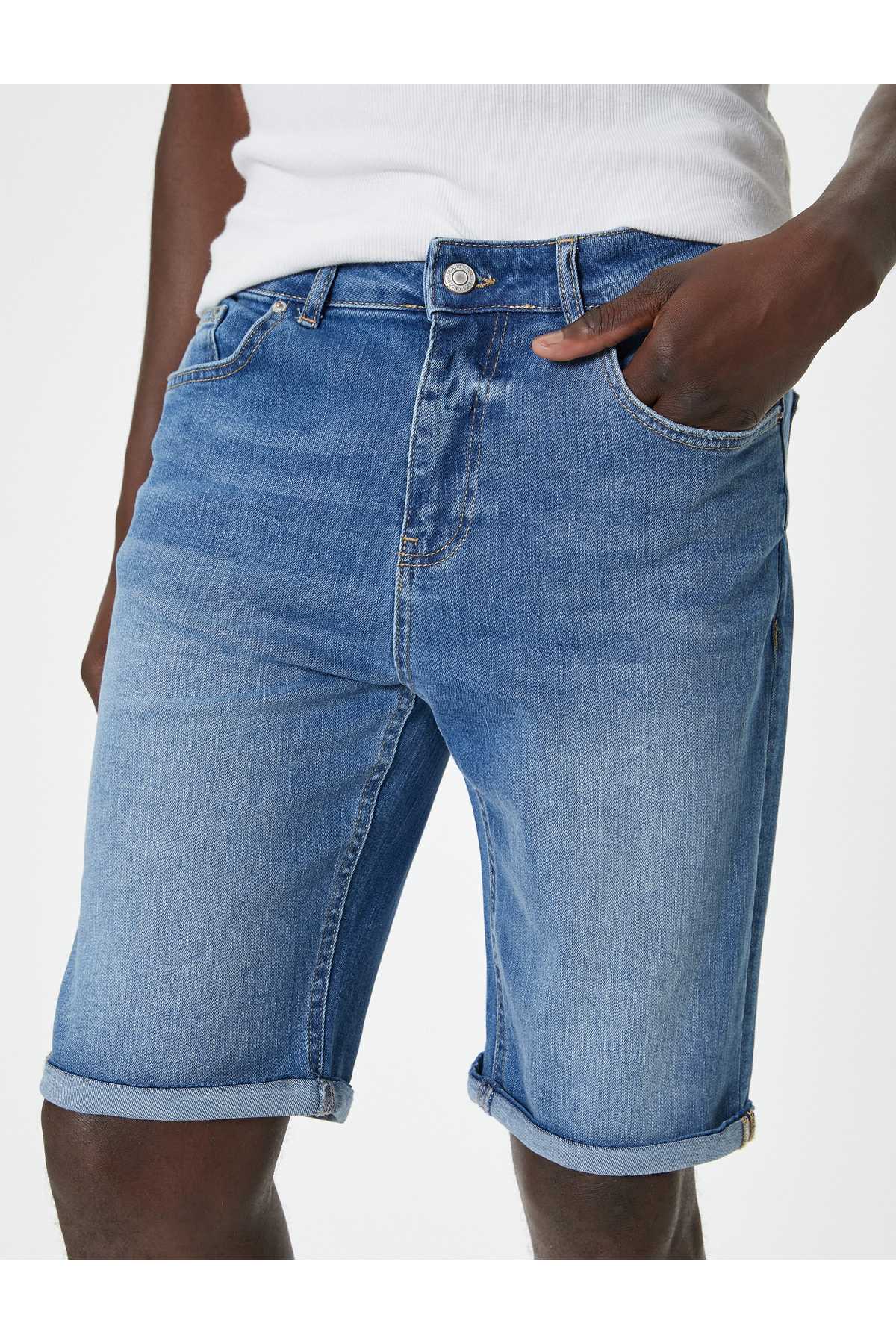 جیب دکمه ای شلوارک جین برمودا باریک با جزئیات