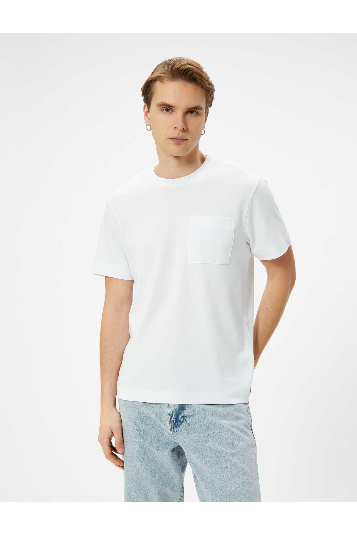 پایه تیشرت جیبی با یقه خدمه آستین کوتاه