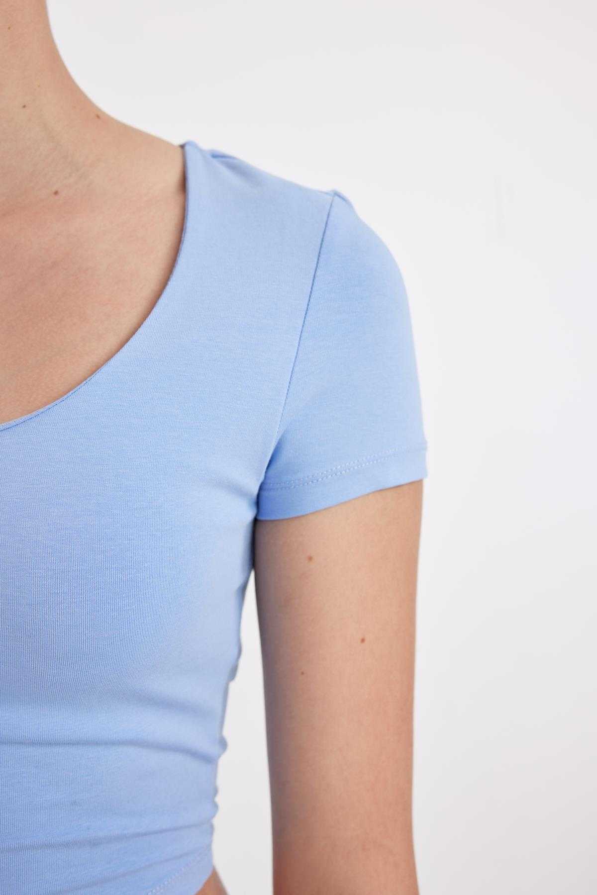 تیشرت آستین کوتاه یقه U