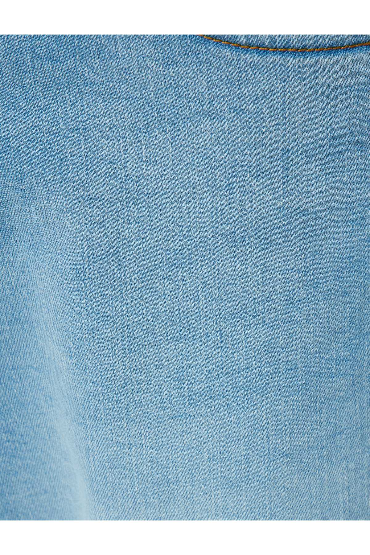 شلوارک جین باریک با دکمه کاف تاشو برمودا