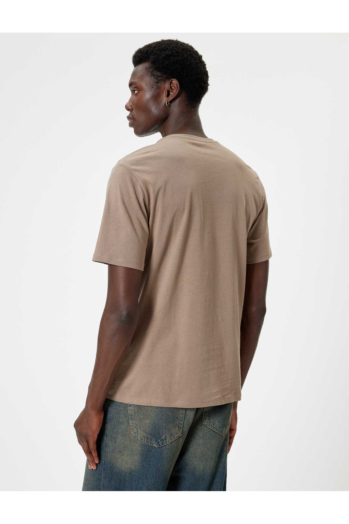 شعار تیشرت آستین کوتاه یقه خدمه نخی