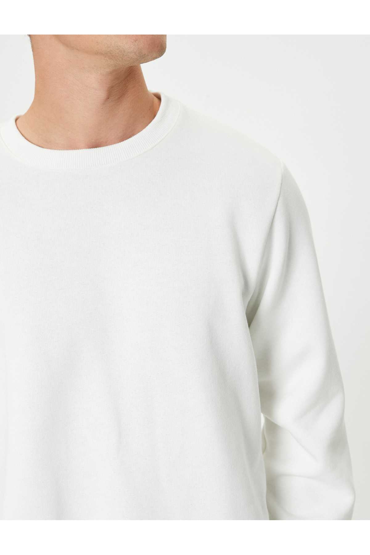 سویشرت آستین بلند یقه خدمه