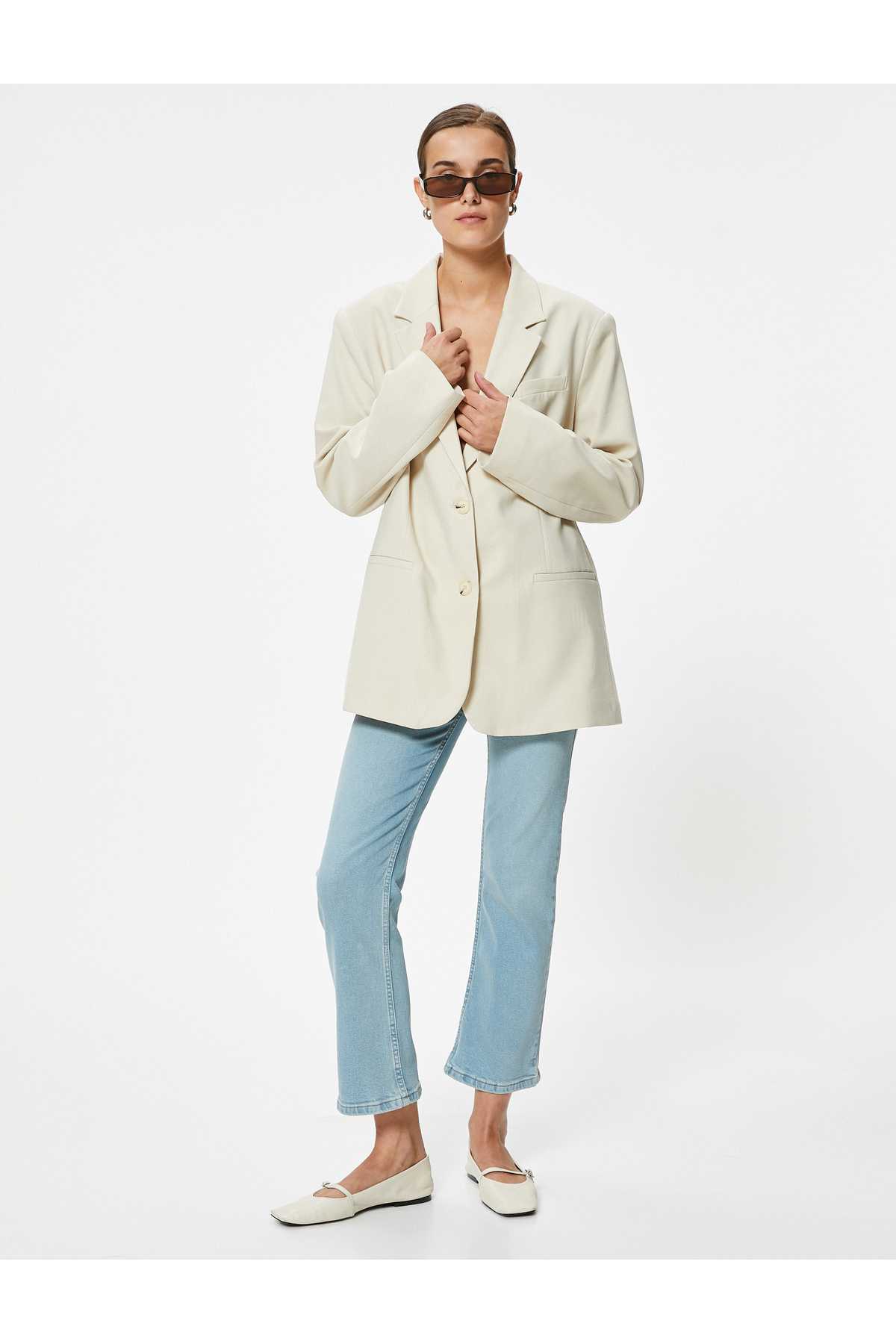 شلوار جین گشاد برش باریک با کمر استاندارد