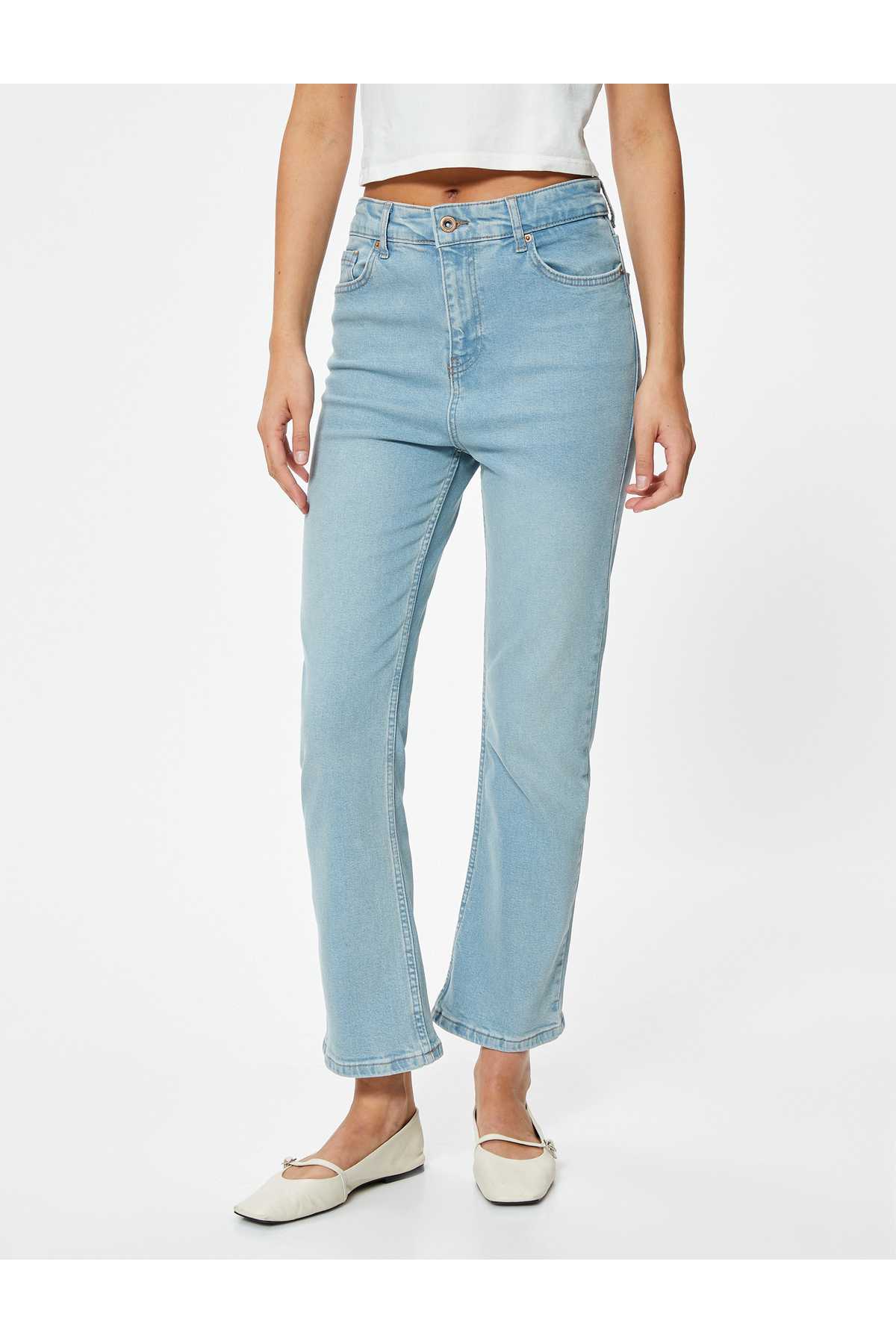 شلوار جین گشاد برش باریک با کمر استاندارد